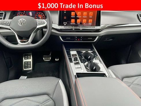 New 2025 Volkswagen Atlas Peak Edition SE AWD/4WD image 17