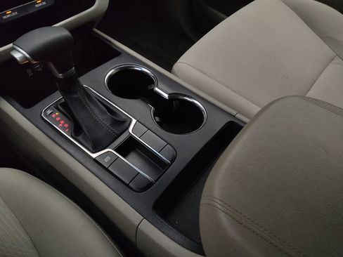 Used 2020 Kia Sedona LX FWD image 26
