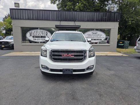 Used 2017 GMC Yukon XL SLT w/ HD Trailering Package AWD/4WD image 9