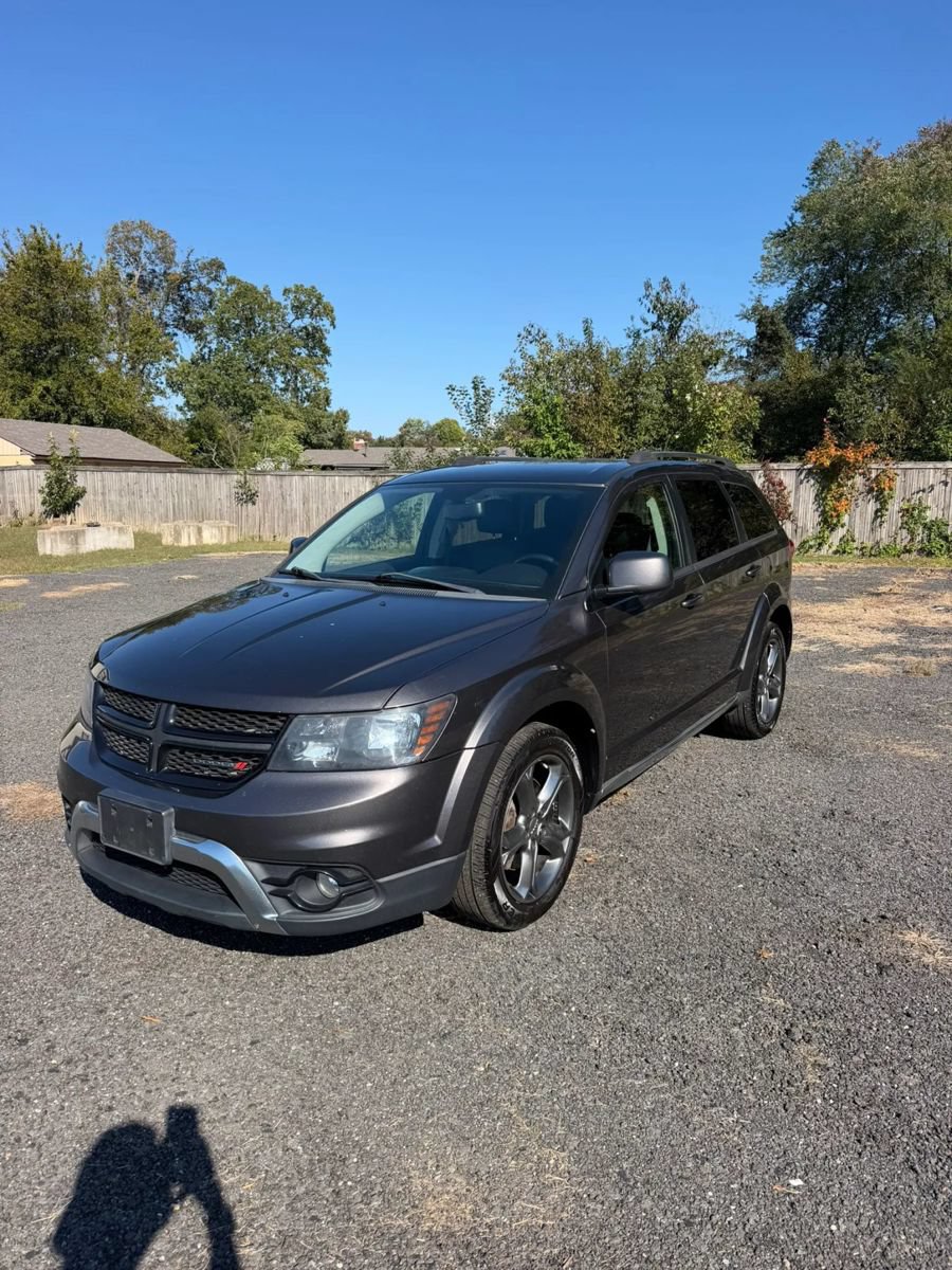 Used 2017 Dodge Journey Crossroad w/ Popular Equipment Group FWD image 2