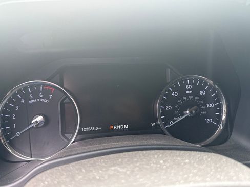 Used 2019 Ford Expedition Limited w/ Equipment Group 302A RWD image 10