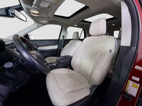 Used 2018 Ford Explorer Platinum image 13