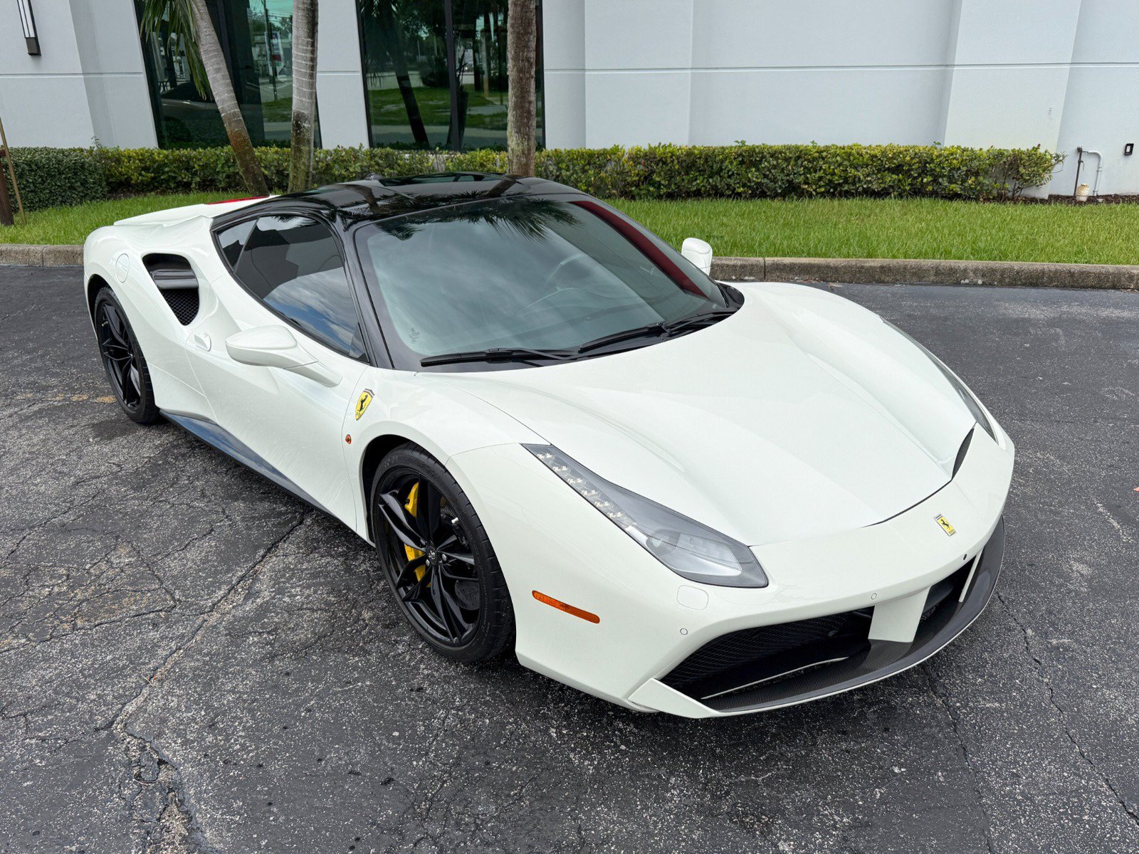 Used 2016 Ferrari 488 GTB RWD image 7