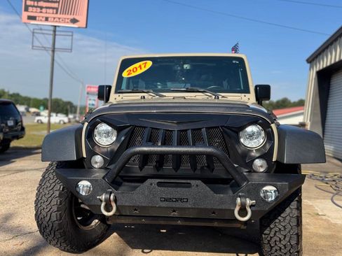 Used 2017 Jeep Wrangler Unlimited Sport w/ Quick Order Package 24S AWD/4WD image 4