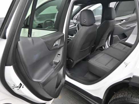 Used 2025 Chevrolet Equinox LT FWD image 15