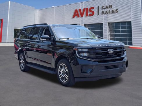 Used 2025 Ford Expedition Max Active AWD/4WD image 3