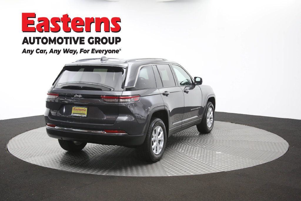 Used 2023 Jeep Grand Cherokee Limited AWD/4WD image 44