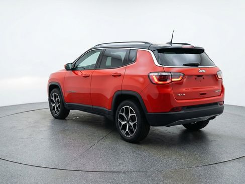 Used 2025 Jeep Compass Limited image 6