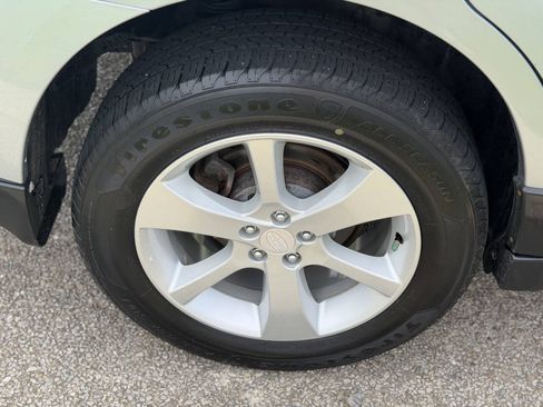 Used 2013 Subaru Outback 2.5i Premium w/ All-Weather Pkg AWD/4WD image 36