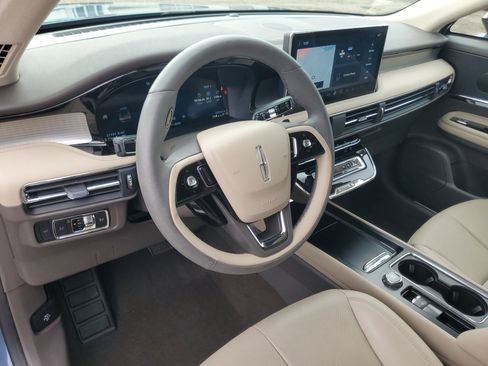 Used 2023 Lincoln Corsair AWD w/ Equipment Group 101A image 13