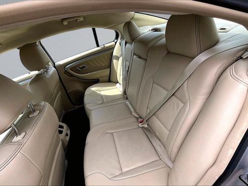 Used 2015 Ford Taurus SEL FWD image 24