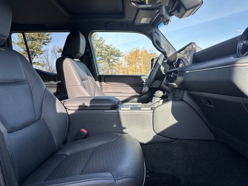 Used 2025 Toyota Land Cruiser image 23