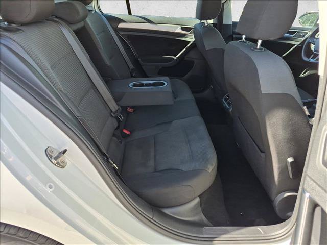 Used 2016 Volkswagen Golf S FWD image 19