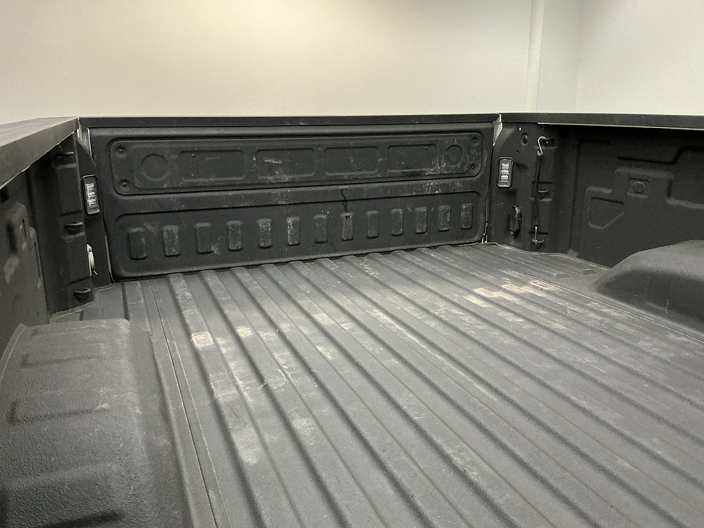 Used 2022 Chevrolet Silverado 2500 Custom w/ Custom Value Package AWD/4WD image 31