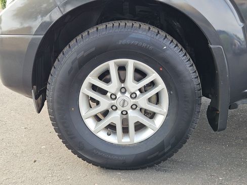 Used 2014 Nissan Frontier SV w/ SV Value Truck Package image 10