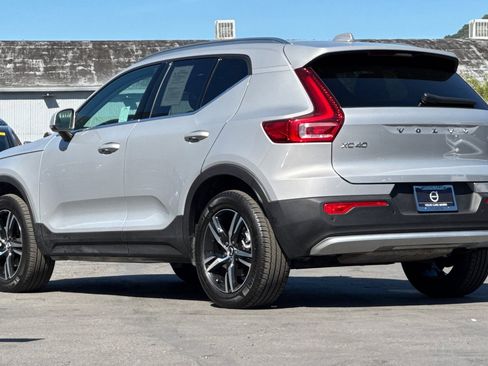 Certified 2025 Volvo XC40 B5 Core image 7