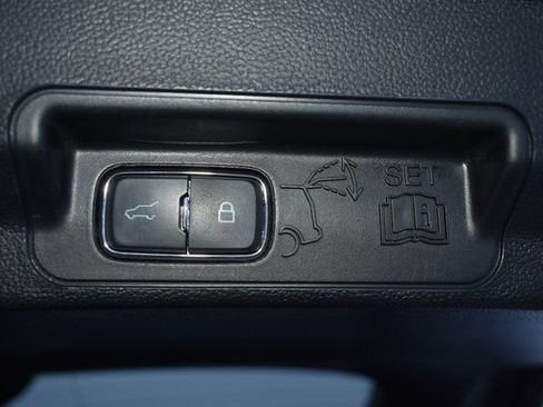 Used 2024 Ford Explorer Limited image 43