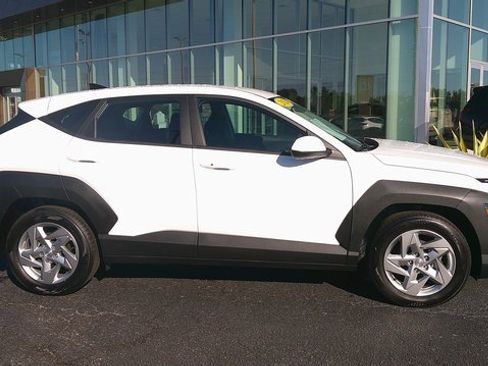 Certified 2024 Hyundai Kona SE image 17