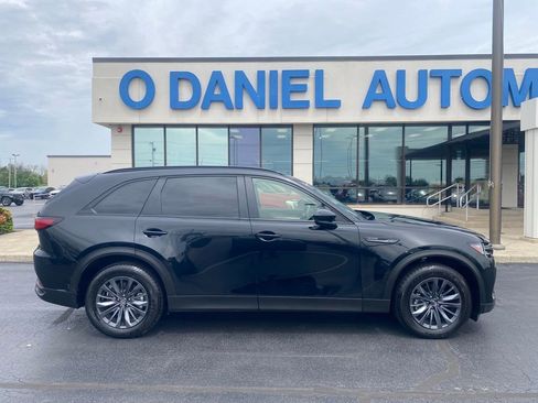 Certified 2025 MAZDA CX-70 3.3 Turbo w/ Preferred Package AWD/4WD image 2