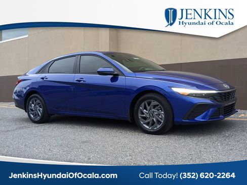 Certified 2025 Hyundai Elantra Sport image 1