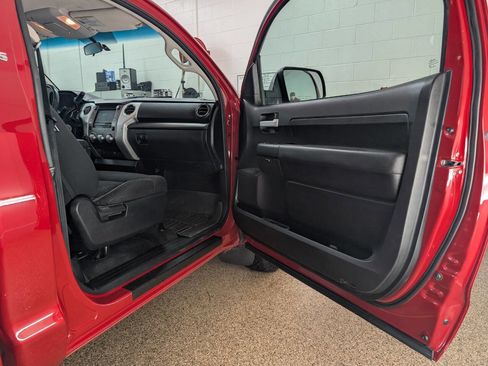 Used 2017 Toyota Tundra SR image 12