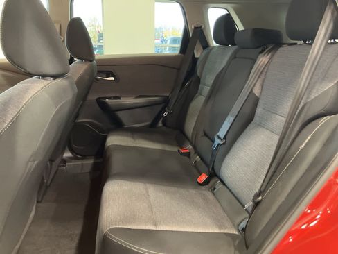 Used 2023 Nissan Rogue SV image 26