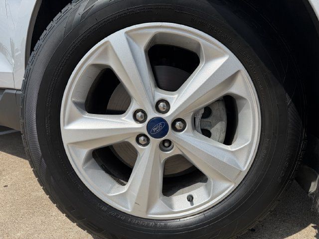 Used 2019 Ford Edge SE FWD image 8