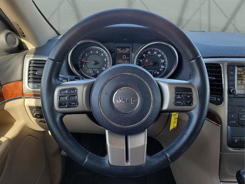 Used 2013 Jeep Grand Cherokee Limited image 19