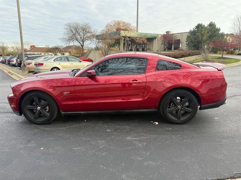 Used 2010 Ford Mustang GT image 8