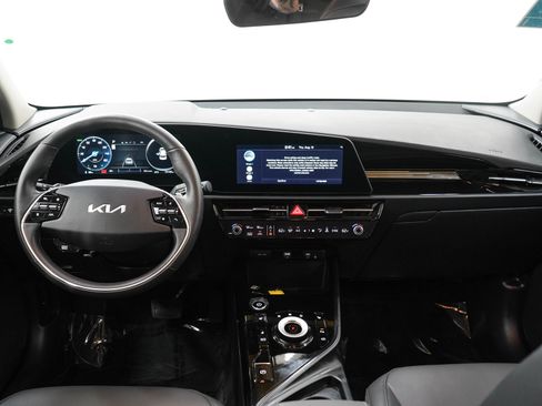 Used 2024 Kia Niro Wind w/ Wind Preserve Package FWD image 16