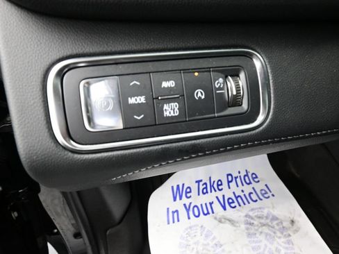 Used 2025 Buick Enclave Sport Touring w/ Power Package AWD/4WD image 32