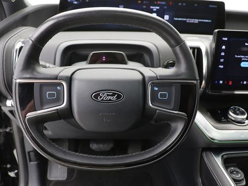 Used 2025 Ford Expedition Platinum w/ Stealth Appearance Package AWD/4WD image 18