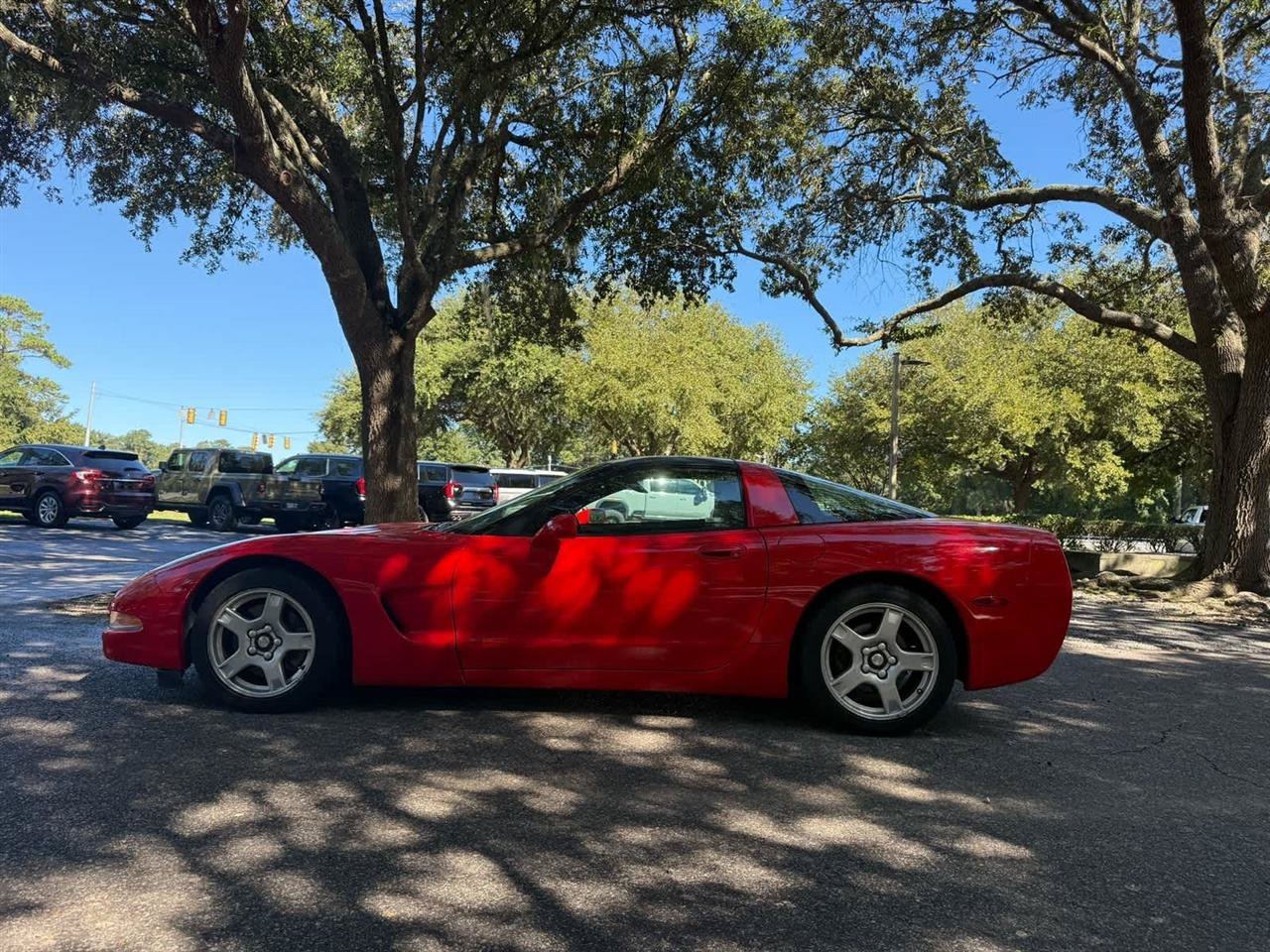 Used 1998 Chevrolet Corvette Coupe RWD image 8