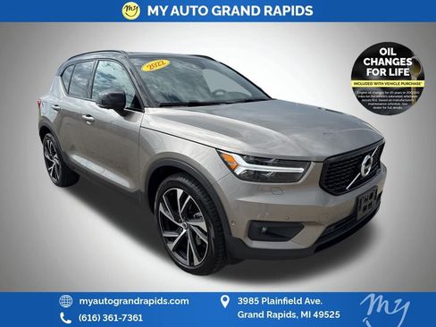 Used 2022 Volvo XC40 T5 R-Design w/ Advanced Package image 1