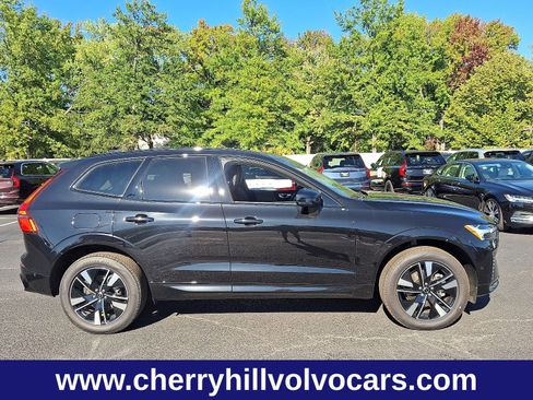 New 2026 Volvo XC60 B5 Plus w/ Climate Package image 8