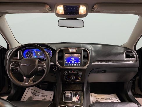 Used 2016 Chrysler 300 C image 11