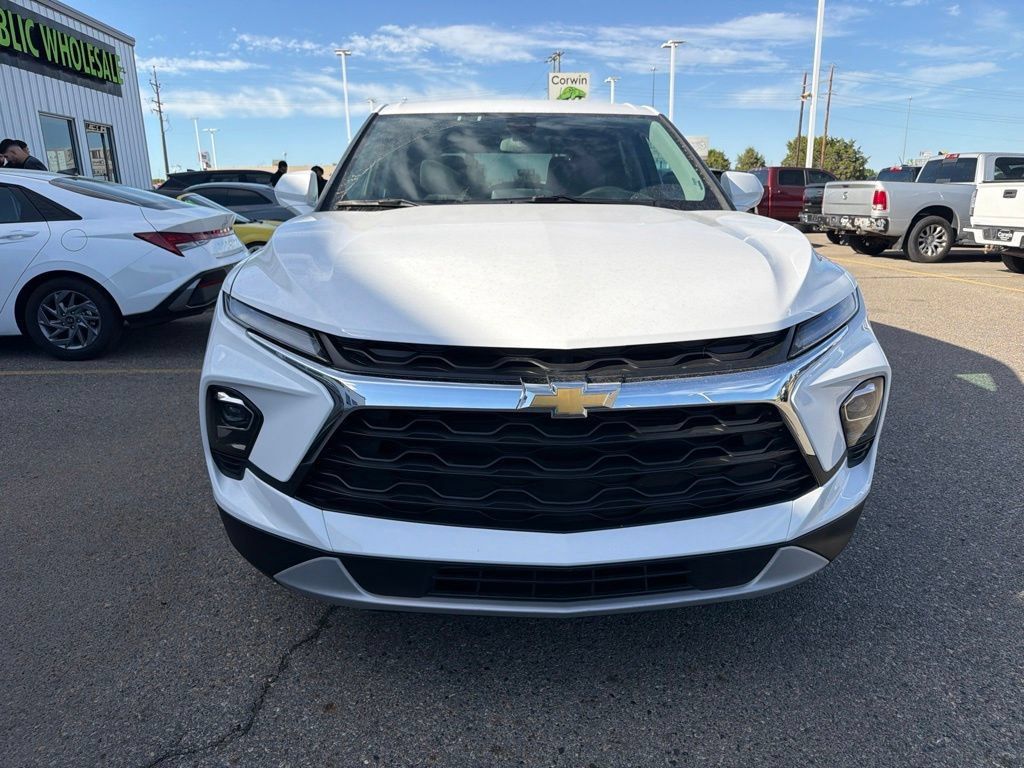 Used 2025 Chevrolet Blazer LT AWD/4WD image 14