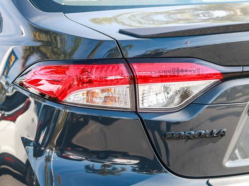 Used 2025 Toyota Corolla SE image 14