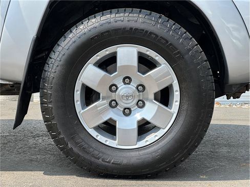 Used 2011 Toyota Tacoma 4x4 Double Cab w/ TRD Off-Road Pkg image 28
