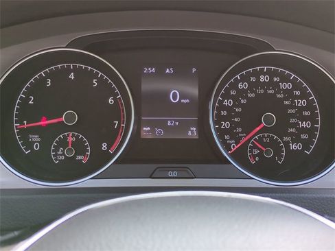 Used 2016 Volkswagen Golf Limited Edition image 34