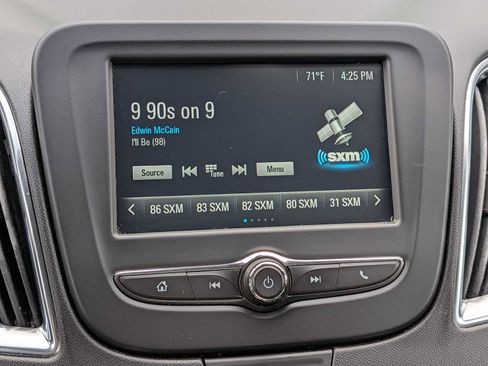 Used 2018 Chevrolet Malibu LT image 27