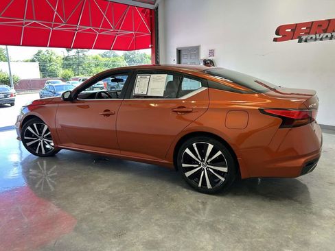 Used 2020 Nissan Altima 2.5 SR w/ Premium Package FWD image 6