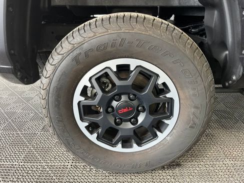 Used 2024 Toyota Tacoma TRD Off-Road AWD/4WD image 28