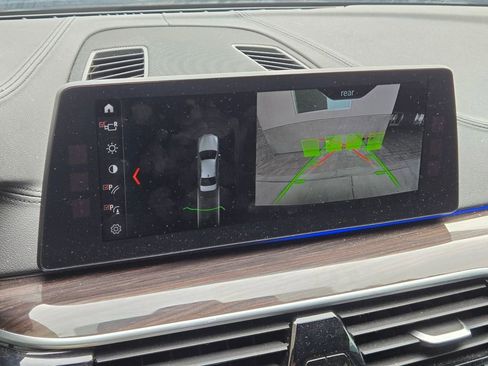 Used 2018 BMW M550i xDrive image 10