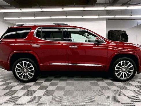Used 2022 GMC Acadia Denali w/ Denali Ultimate Package AWD/4WD image 16