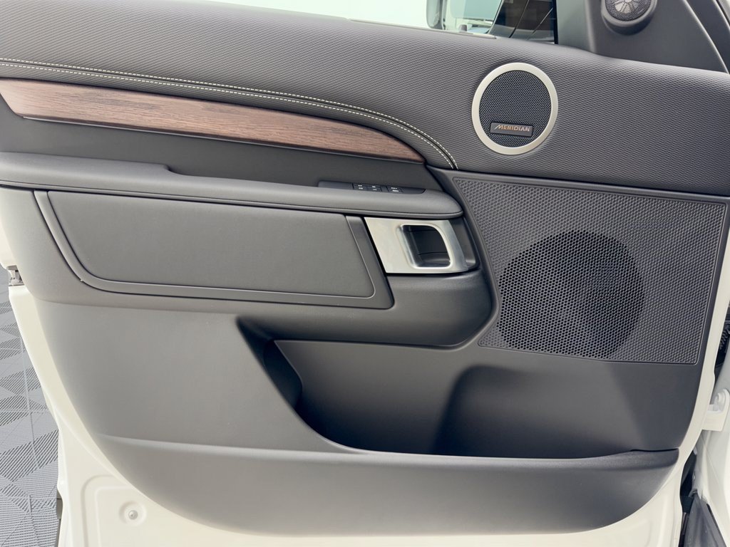 New 2026 Land Rover Discovery Dynamic SE AWD/4WD image 14