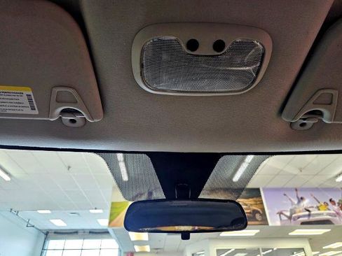 Used 2018 Dodge Journey SE image 23