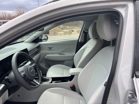 Used 2025 Hyundai Kona SEL image 29