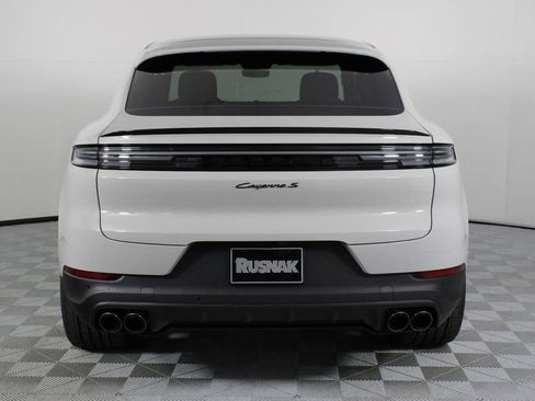 New 2026 Porsche Cayenne S image 6