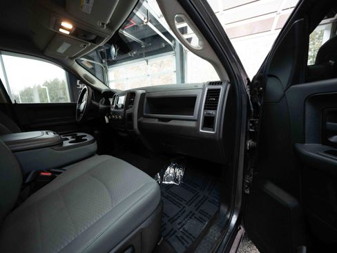 Used 2018 RAM 1500 Express w/ Express Value Package image 24